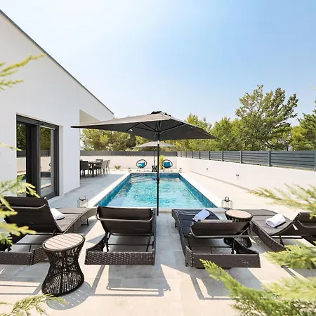Holiday home Villain By Interhome